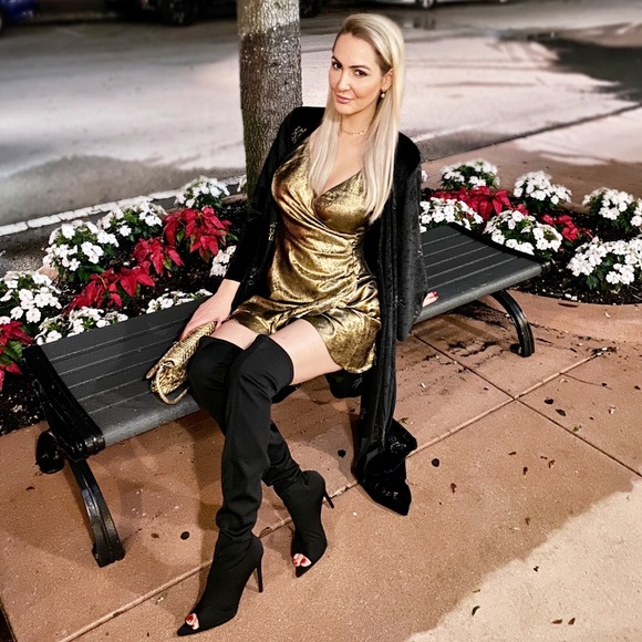 π€About Me - Picture 2 of 8